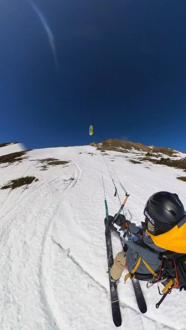 High up navigating snowy patches in spring 🌼 ...
.
.
.
#snowkite #snowkiting #kiteboarding #kitewetter #powderskiing #freerideski #kitesurfer #snowkiter #snowkiteworld #highupinthemountains #highupinthesky #alpen #ontopofthemountain #stellarequipment #atomicski #powpow #snowkiteseason #frozenwater #kitesurfing #flysurferkiteboarding #flysurfer #kitewetter